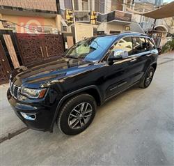 جیپ گراند شیرۆکی